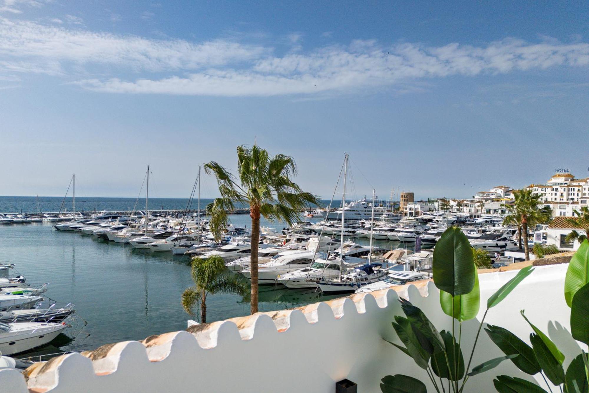 דירות 243-Fully Renovated-Puerto Banus Marbella Front Line Penthouse מראה חיצוני תמונה